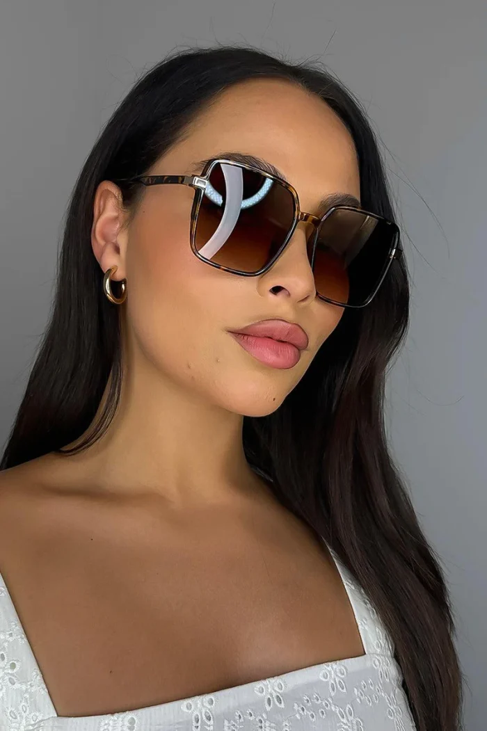 Women's Large Square Thin Frame Sunglasses Women's Large Square Thin Frame Sunglasses